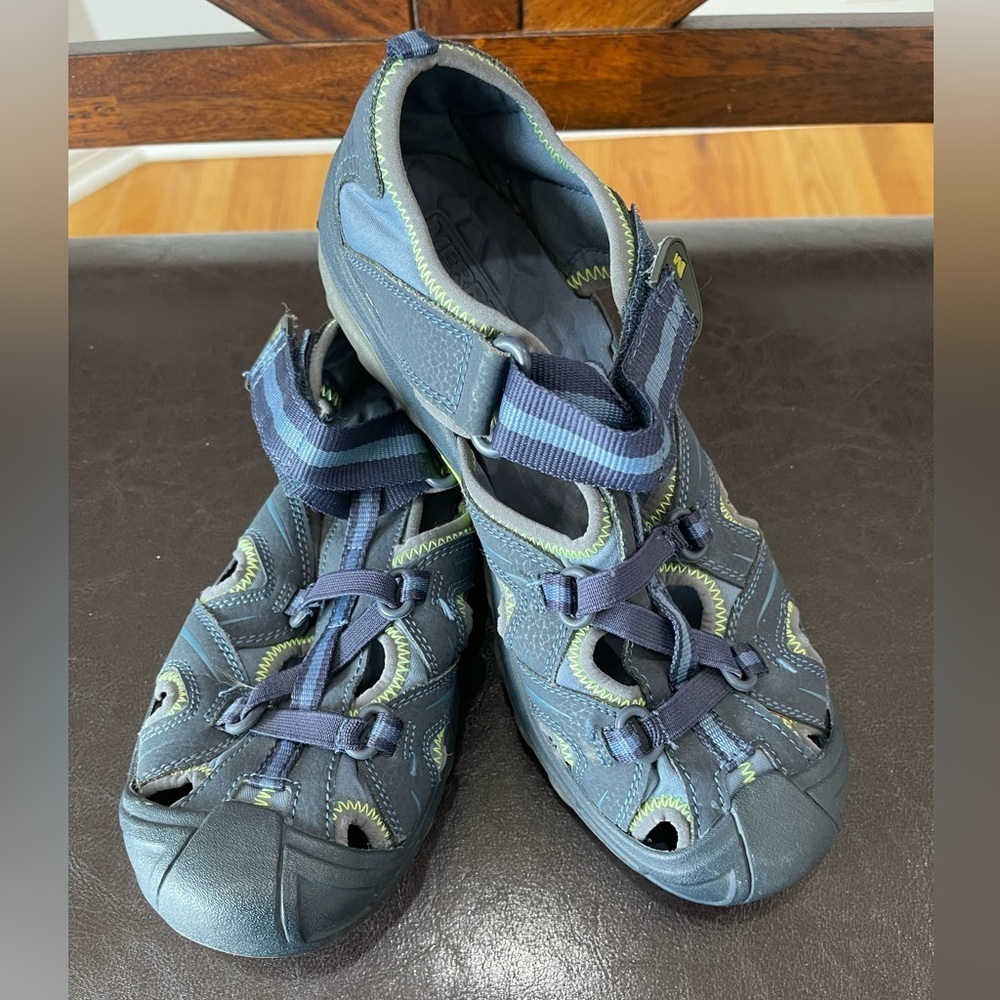 Merrell Hydro women's size 6 gorpcore hiking camping outdoor walking leather